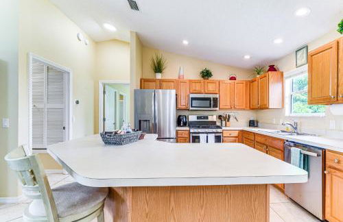 Peaceful Escape with Golf Cart in The Villages! - Foto 7