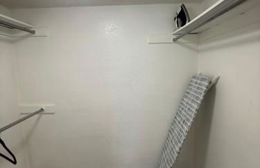 Emmanuel House - Photo 24