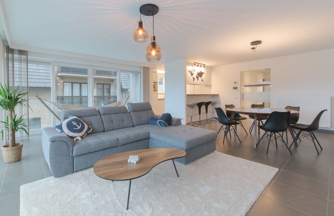 2 bedroom Apartment in Bredene with garden and terrace - Photo 1