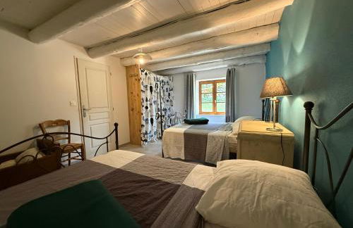 Gite LES SOURCES, 9 pers, 11 couchages - Arlempdes, classé un des plus beaux villages de France - Foto 15