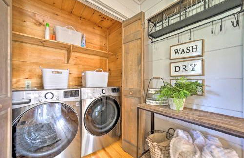 Ideal for Families! Lake Toxaway Getaway with Deck - Foto 29