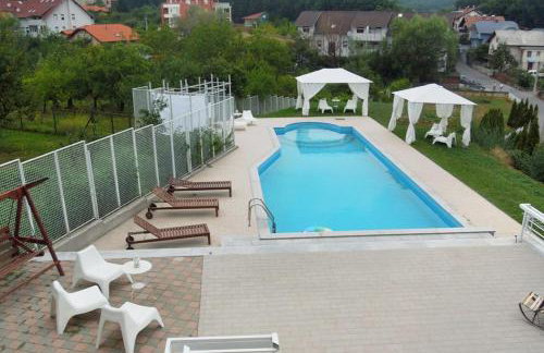 Apartments with a swimming pool Zagreb - 11408 - Foto 4