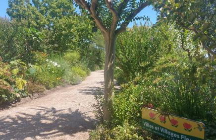 T2, 50m du lac, PISCINE, WIFI, jardin terrasse sans vis-à-vis, 1 à 4 pers - Photo 39