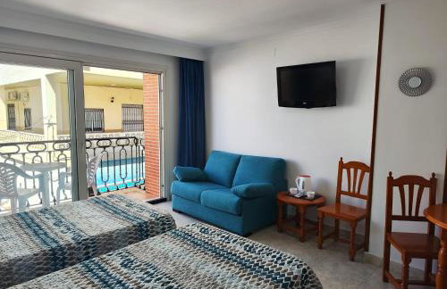 Apartamentos Leonor Carihuela - Photo 46