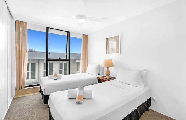 Albatross North Apartments - Photo 14