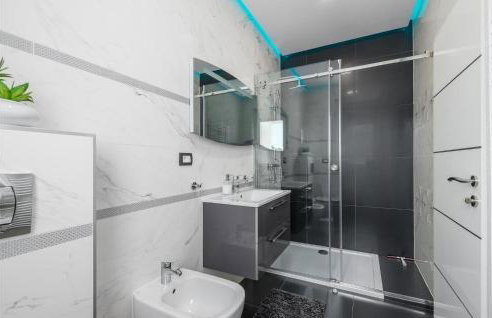 Pet Friendly Home In Porec - Photo 40