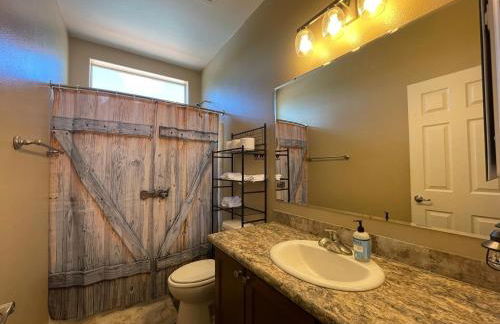 The Grand Getaway at Williams - Family Friendly for up to 8 & Walking Distance to the GC Railway - Photo 14