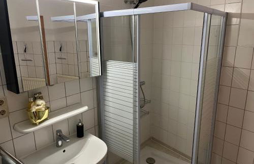 Best-Preis Stadtoase Salzwedel 2x gemütliche Wohnungen bis 8 Personen WLAN Vollausstattung nur Einzelbetten direkt im Zentrum - Foto 8