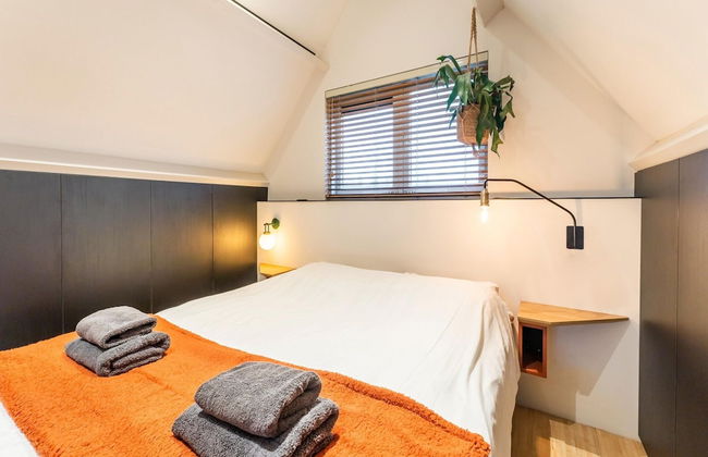 Stylish Holiday Home With Private Garden - Photo 6