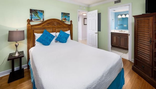 Nautilus 1102 - Photo 2, Room