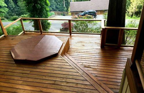 Stylish Lake Cabin with a Sauna and Hot Tub in Bellingham, Washington - Foto 13