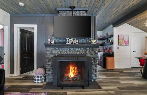Lakefront Couples Retreat in the Poconos - Foto 13