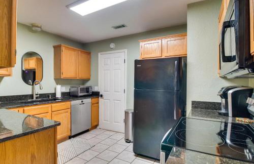 Charming Arkansas Retreat with Deck, Near Downtown! - Foto 8