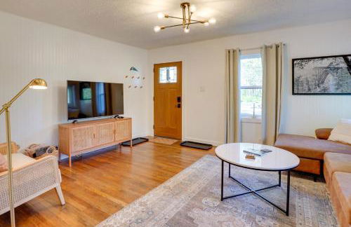 Mid-Century Modern Fayetteville Home Close to Town - Foto 3