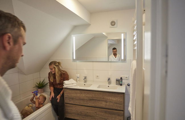 Great Villa With Luxurious Terrace, Near Roermond - Photo 6