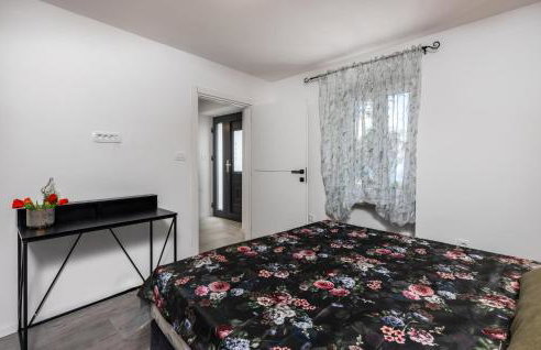 1 Bedroom Nice Home In Hreljin - Foto 18