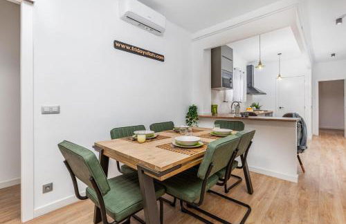 Poble Sec 3BR 2BA Balcony Sleeps 7 - Photo 1