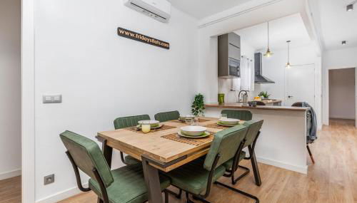 Poble Sec 3BR 2BA Balcony Sleeps 7 - Photo 1