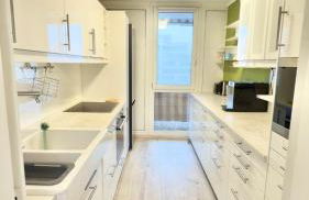 Yeganeh Stays Cologne - Foto 11