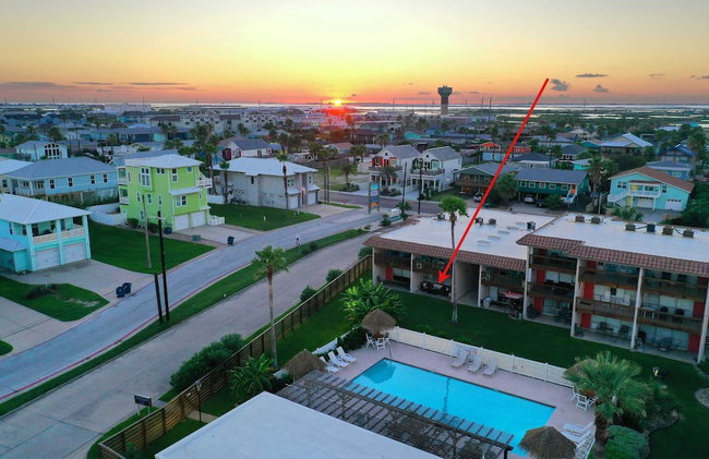 Beach Boardwalk Access Pool + Remodeled Interior Tropical Haven by Avantstay - Photo 83