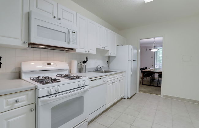 Crystal City Comfortable Apartments - Photo 49