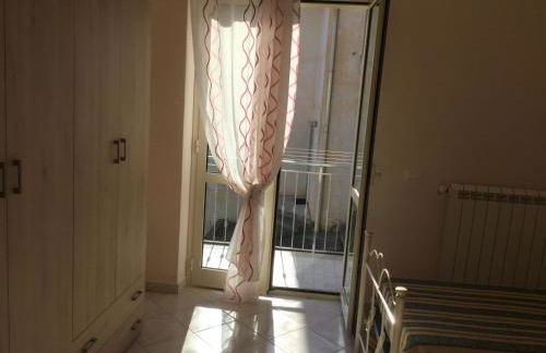 Confortevole e Luminoso Appartamento 100mq a Falerna con Vista sul Paese e sul Promontorio con Free WiFi Free Parking e Smart TV - Foto 6