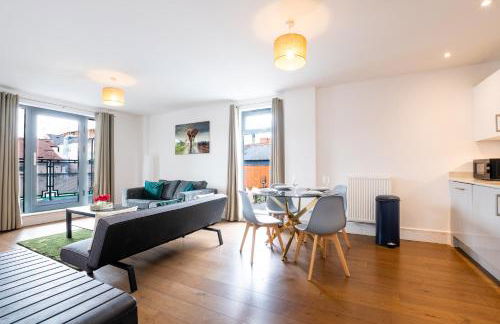 FREE fast Wi-Fi, Netflix & Large Lounge & Balcony! - Foto 15