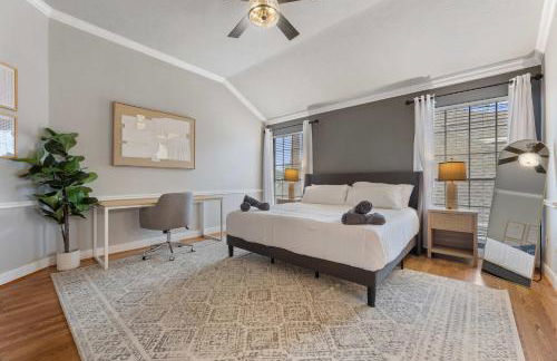 Gorgeous 6BR 3 5 Bth Home with Pool and Game Room - Photo 20