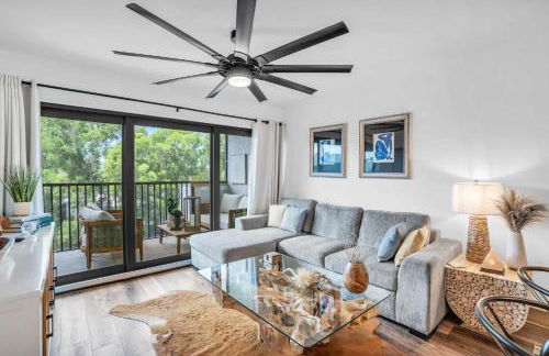 Designer Furnished and Views - Photo 12