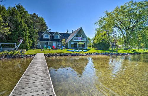 Lakefront Bellaire Getaway with Kayaks, Dock and Grill - Foto 35