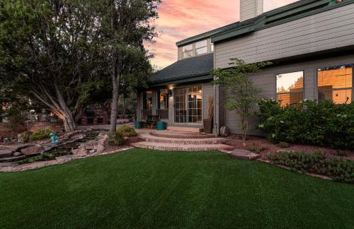 Luxe Boutique-Style Home w/Indoor Hot Tub - Foto 39