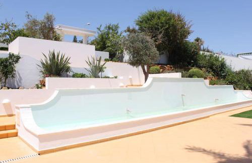 Breathtaking Villa with infinity pool over the sea - Foto 28