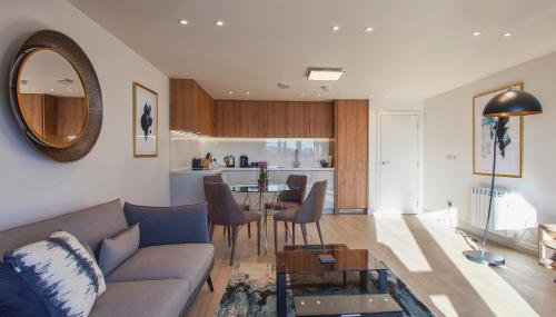 Staines City Centre by Charles Hope - Foto 5