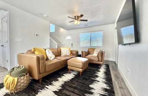 Updated townhouse just minutes from Zion with hot tub - Foto 1