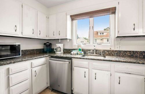 Water Views Walk to Beach Dogs Welcome - Photo 12