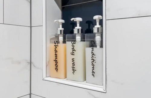 Newly remodeled Near Lake 4BR Hot Tub Navy Family home - Foto 20