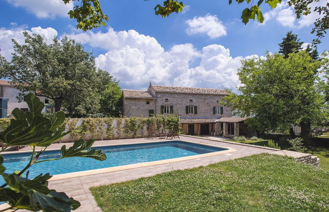 Spacious Holiday Home in Svetvincenat With Pool - Foto 1