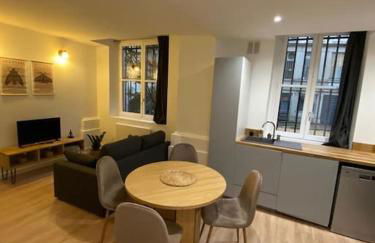 Cozy 1BR in Lyon Center - Foto 1