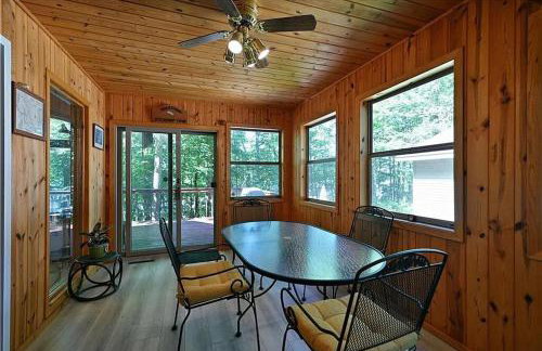 Spooner Shores - Wooded, Lakefront Retreat - Foto 11