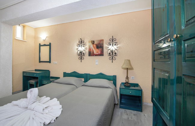 Hotel Castle Suites - Photo 17