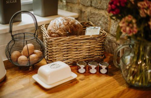 Lyme Tree Farm Cottages - Hotching Barn and Knockstone Cottage - Foto 11