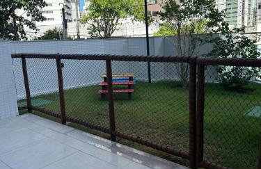 Arretado de bom ! A 250 m da praia de Boa Viagem, 3 km do aeroporto, próximo aos shoppings, com WI-FI 560 Mbps, coworking, piscina e academia - Foto 3