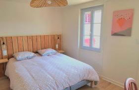 Plein cœur centre historique de Charlieu avec parking et garage vélo moto - Foto 8