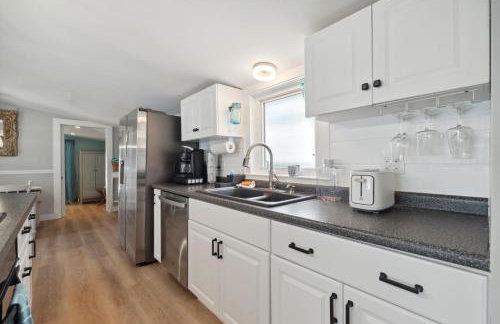 Riverside Retreat Minutes to Beach Updated Kitchen - Foto 15