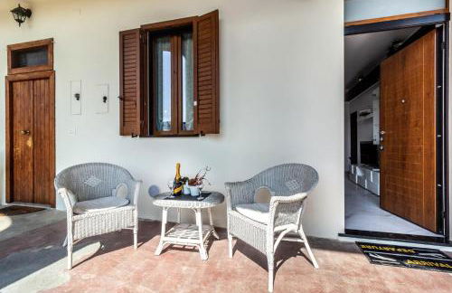 Black & White or Pop Art - Design Apartments with Parking & WiFi - Photo 23