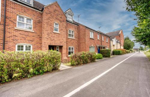 Spacious 6-bedroom house - 3 parking spaces - Superfast Wi-Fi - Close to M5 - Long-stay rates! - Foto 34