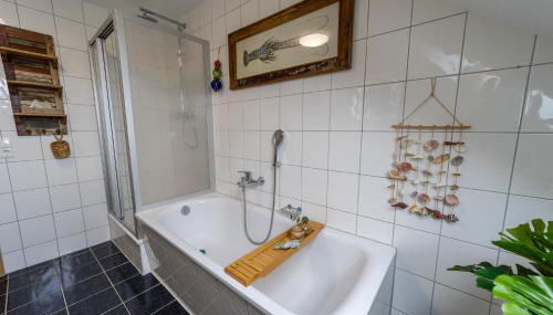 Schloßberg-Domizil mit Weitblick - Arbeitsplatz, Balkon, Netflix, Badewanne & Yogamatte - Foto 2