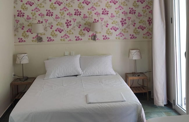 Okeania Seafront Rooms in Kamena Vourla - Foto 50