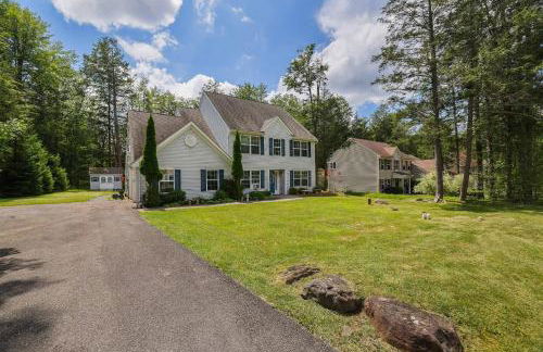 Poconos Retreat Hot Tub, Pool, Theater EV chrg & more - Foto 63