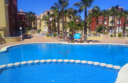 Beautiful 3 bed, 2 bath modern apartment - Foto 1